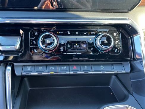 New 2025 GMC Sierra 3500 Denali Ultimate image 19