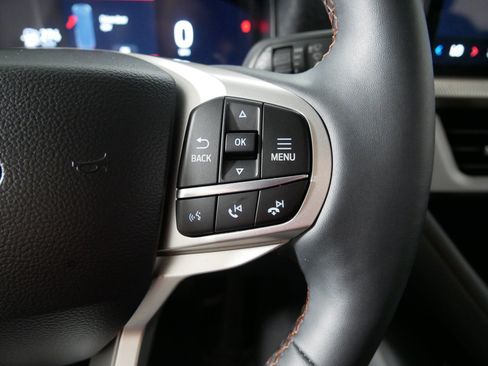 Used 2025 Ford Explorer Active w/ Active Comfort Package AWD/4WD image 28