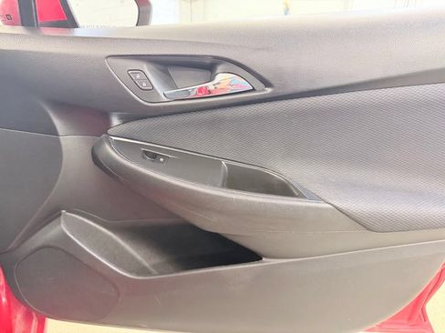 Used 2017 Chevrolet Cruze LS FWD image 32