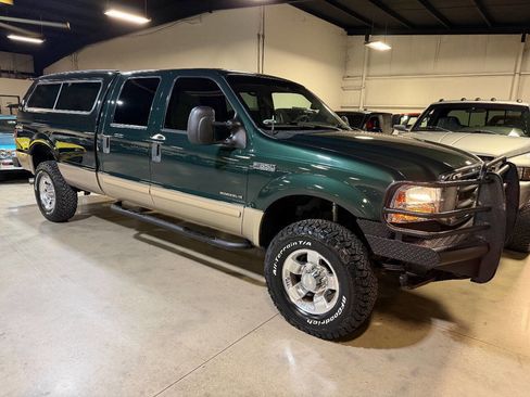 Used 2001 Ford F350 Lariat image 1