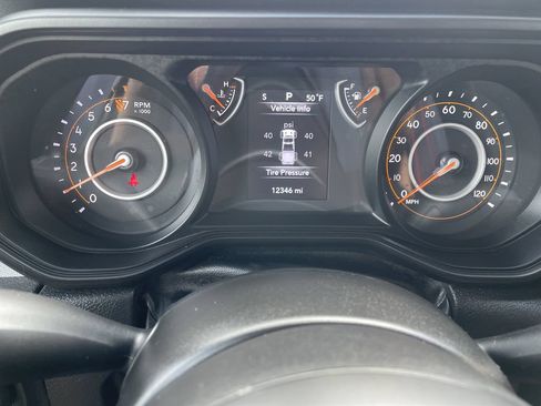 Used 2024 Jeep Gladiator Sport AWD/4WD image 17