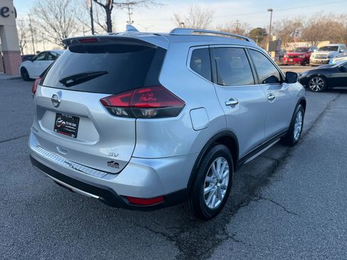Used 2018 Nissan Rogue SV FWD image 8