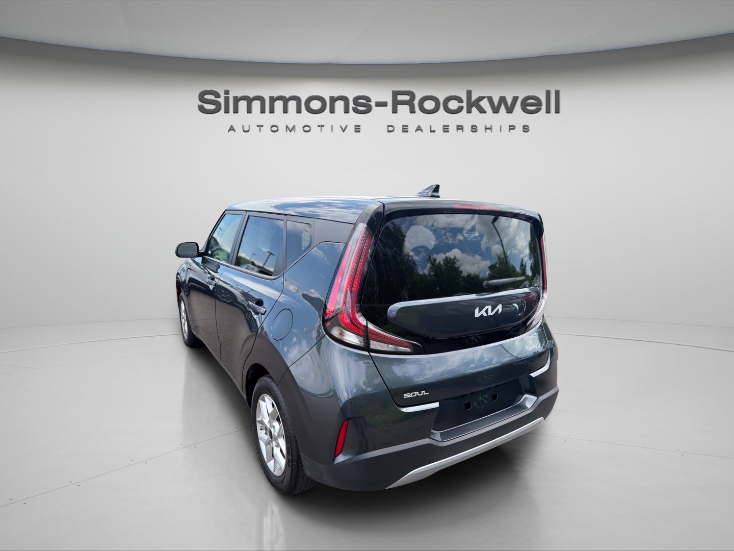 Used 2025 Kia Soul LX w/ LX Technology Package FWD image 3