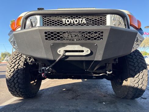 Used 2012 Toyota FJ Cruiser 4WD image 3