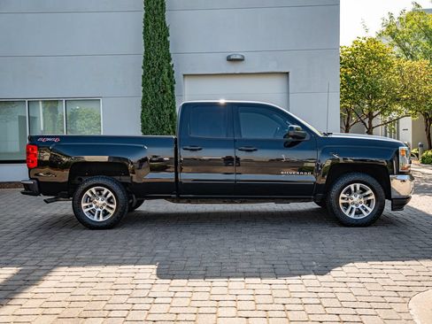 Used 2017 Chevrolet Silverado 1500 LT w/ All Star Edition AWD/4WD image 4