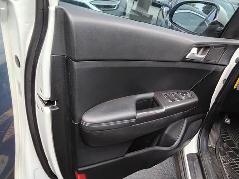 Used 2020 Kia Sportage LX FWD image 10