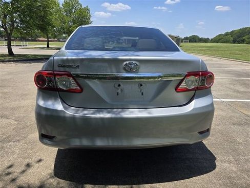 Used 2013 Toyota Corolla L FWD image 5