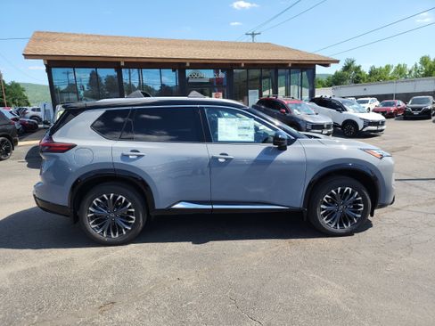 New 2026 Nissan Rogue Platinum AWD/4WD image 9