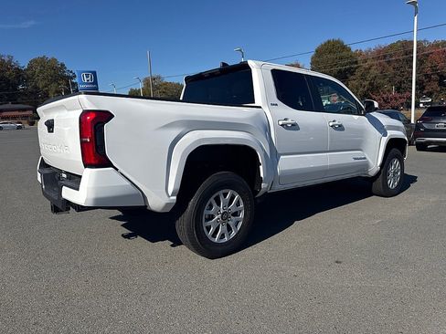 Used 2024 Toyota Tacoma SR5 image 3