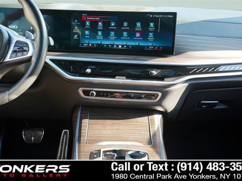 Used 2024 BMW X7 M60i w/ Executive Package image 34