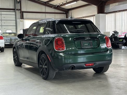 Used 2017 MINI Cooper 4-Door Hardtop image 4