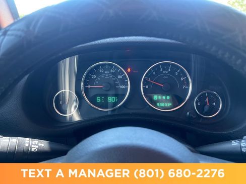 Used 2016 Jeep Wrangler Unlimited Sahara w/ Connectivity Group AWD/4WD image 17