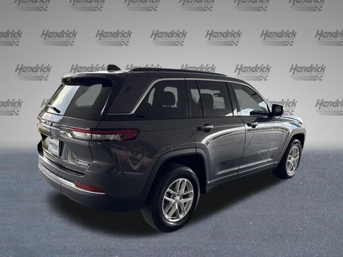 Used 2024 Jeep Grand Cherokee Laredo X RWD image 9