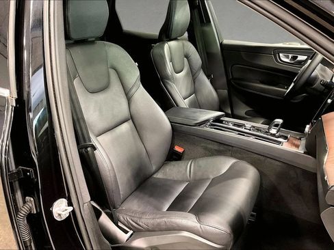 Certified 2023 Volvo XC60 B5 Plus w/ Climate Package AWD/4WD image 29