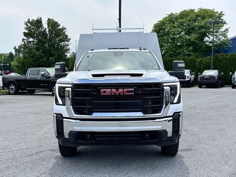 New 2026 GMC Sierra 3500 Pro w/ Convenience Package AWD/4WD image 4