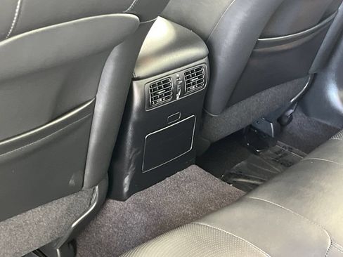 Used 2017 INFINITI Q70 3.7 RWD image 33