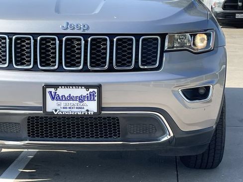 Used 2018 Jeep Grand Cherokee Limited AWD/4WD image 9