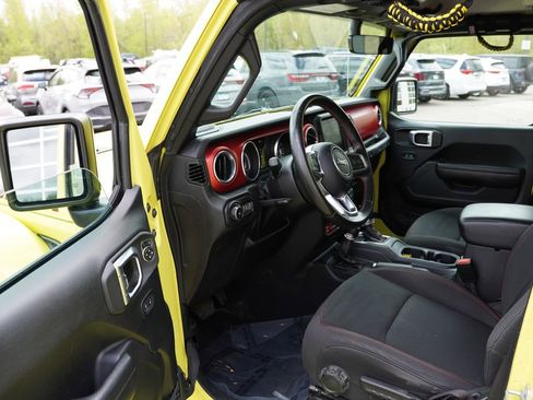 Used 2022 Jeep Wrangler Unlimited Rubicon AWD/4WD image 16