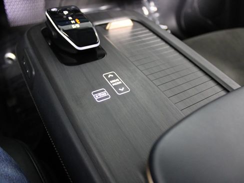 Used 2023 Nissan Ariya AWD image 27