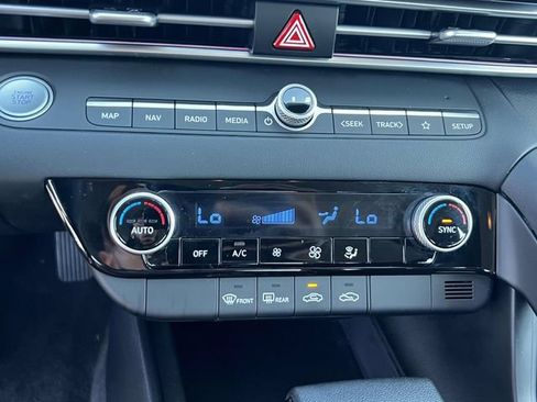 Certified 2024 Hyundai Elantra SEL FWD image 29