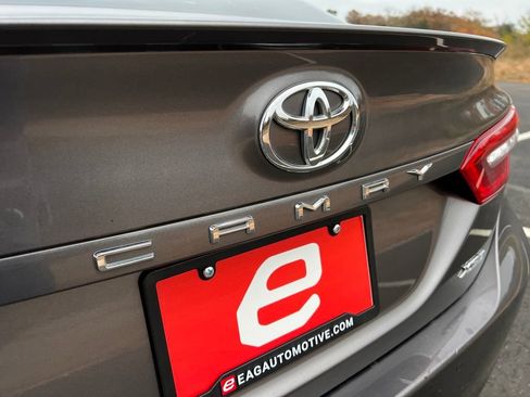 Used 2018 Toyota Camry XSE image 42