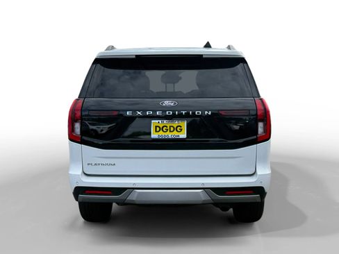 Certified 2025 Ford Expedition Platinum AWD/4WD image 4