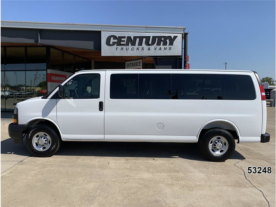 Used 2025 Chevrolet Express 3500 LS RWD image 4