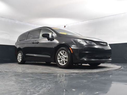Used 2023 Chrysler Voyager LX FWD image 49