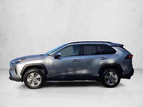 Used 2025 Toyota RAV4 XLE AWD/4WD image 9