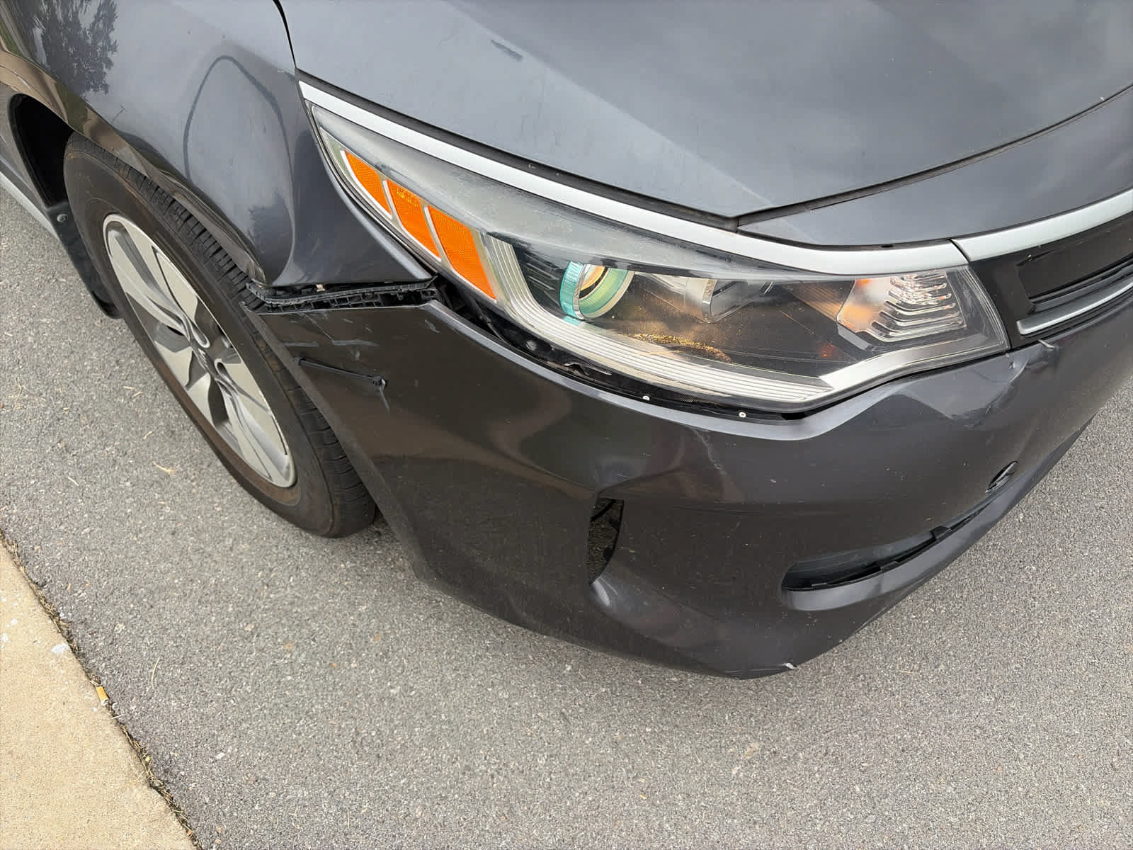 Used 2017 Kia Optima Premium FWD image 9