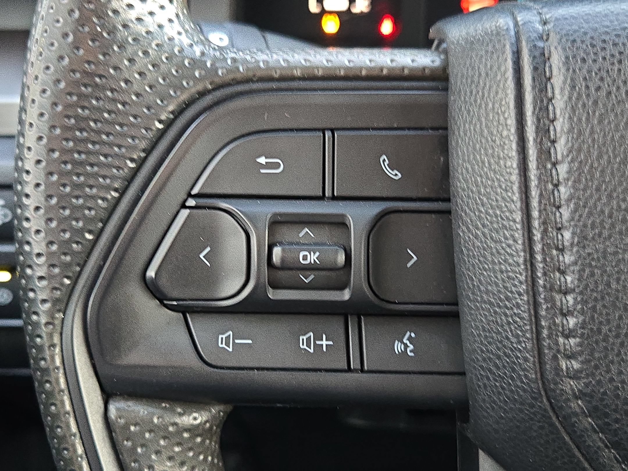 Used 2024 Toyota Tacoma SR5 RWD image 25