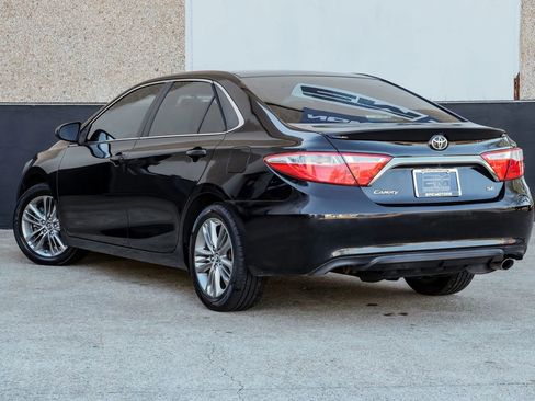 Used 2015 Toyota Camry SE image 13