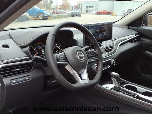 New 2025 Nissan Altima 2.5 SR w/ SR Premium Package image 8