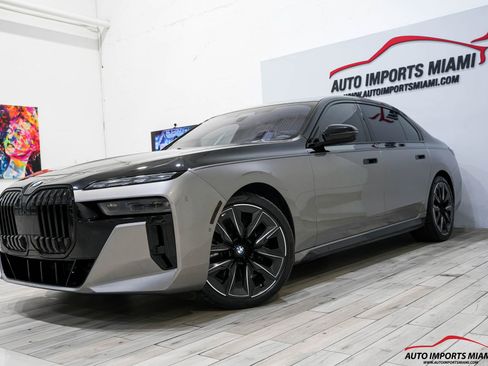 Used 2023 BMW 760i xDrive 760i xDrive w/ Executive Package image 3