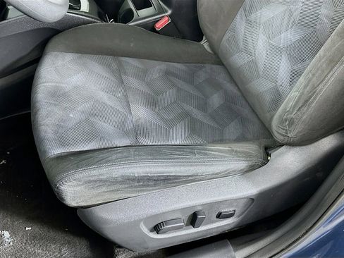 Used 2015 Nissan Rogue SV image 26