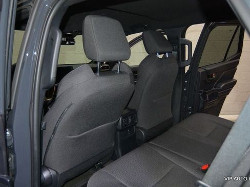 Used 2025 Toyota 4Runner SR5 AWD/4WD image 33