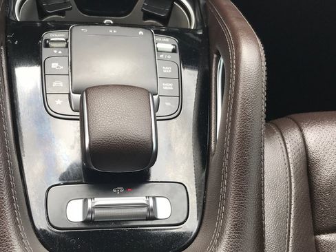 Used 2021 Mercedes-Benz GLS 450 4MATIC image 19