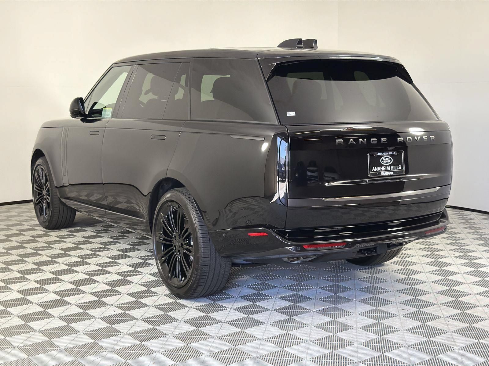 New 2026 Land Rover Range Rover Long Wheelbase SE AWD/4WD image 3
