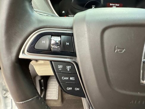 Used 2019 Lincoln Nautilus Select image 29