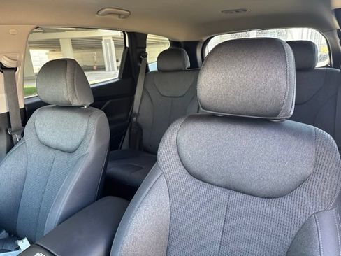 Used 2023 Hyundai Santa Fe SEL FWD image 8