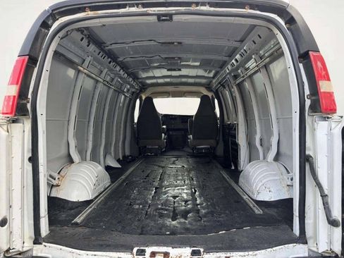 Used 2016 Chevrolet Express 3500 Extended RWD image 12