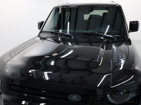 Used 2023 Land Rover Defender 110 SE image 56