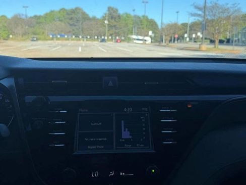 Used 2019 Toyota Camry SE image 17