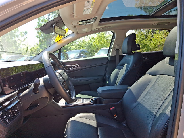 Certified 2026 Kia Sportage EX w/ EX Panorama Roof Package FWD image 14