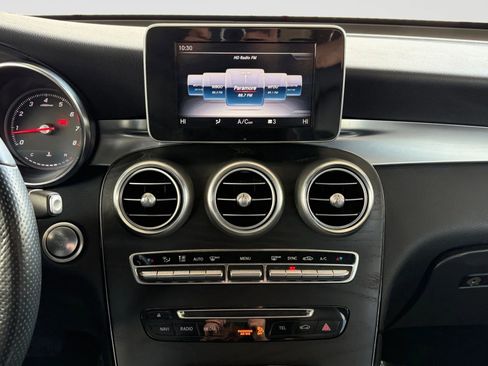Used 2018 Mercedes-Benz GLC 300 4MATIC image 21