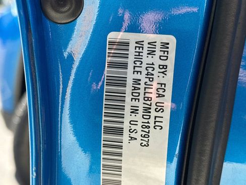 Used 2021 Jeep Cherokee Latitude Plus FWD image 36