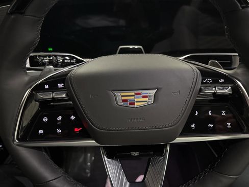 Used 2025 Cadillac Escalade V AWD/4WD image 34