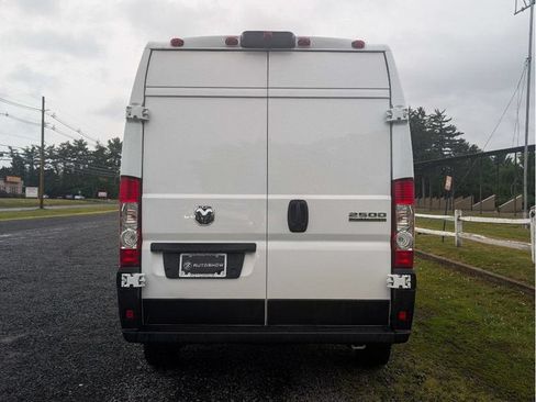 Used 2026 RAM ProMaster 2500 w/ Convenience Group FWD image 9