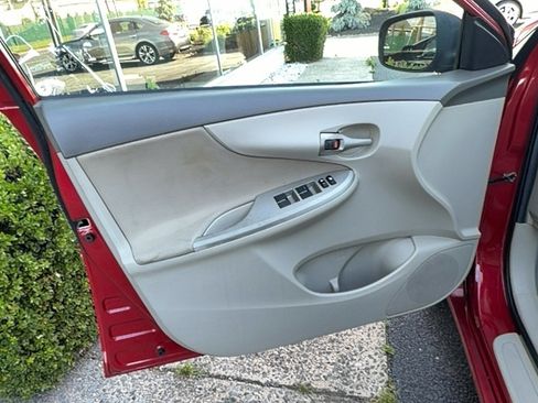 Used 2010 Toyota Corolla LE FWD image 13