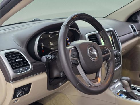Used 2018 Jeep Grand Cherokee Overland image 9